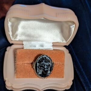Raised Molded Cameo Ring